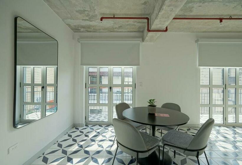 带1个卧室的带阳台的公寓, Casa Contemporánea By Wynwood House