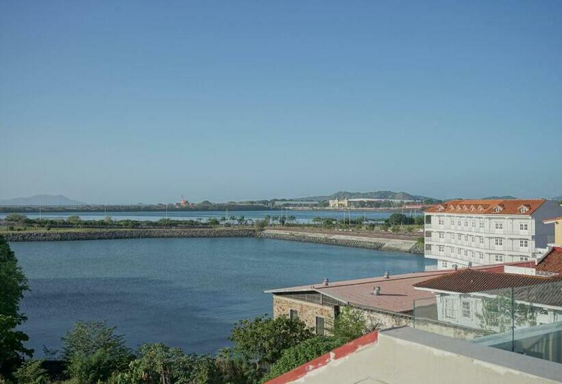 带1个卧室的带阳台的公寓, Casa Contemporánea By Wynwood House