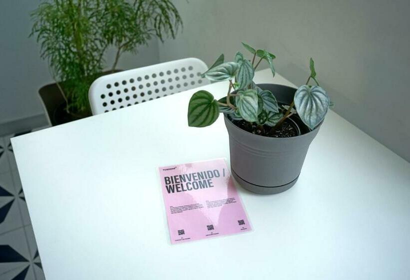 带1个卧室的带阳台的公寓, Casa Contemporánea By Wynwood House