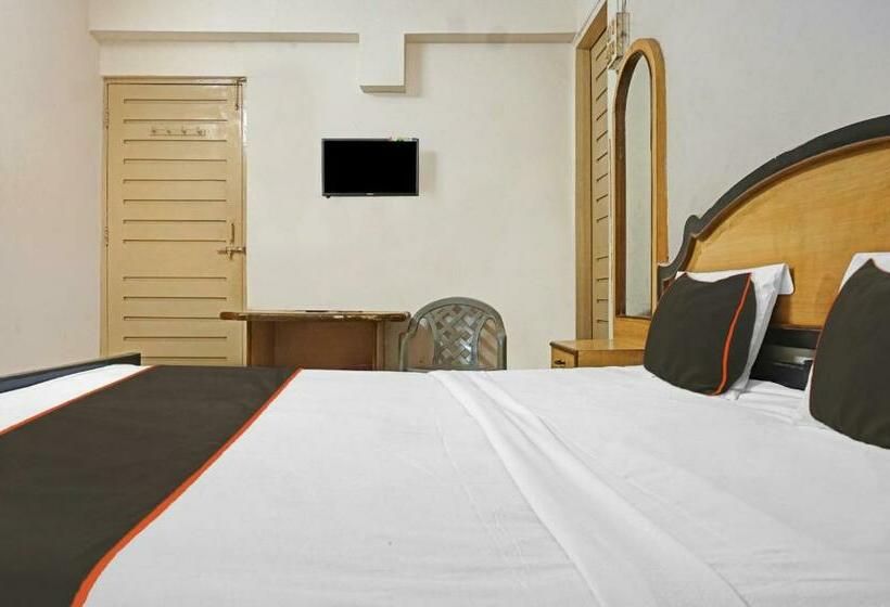 Номер Стандарт, Thakkar Lodge