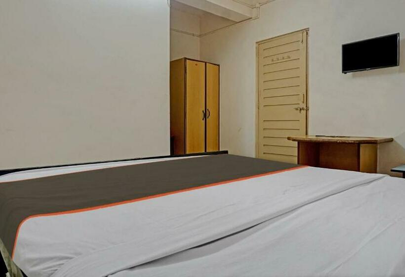 标准间, Thakkar Lodge