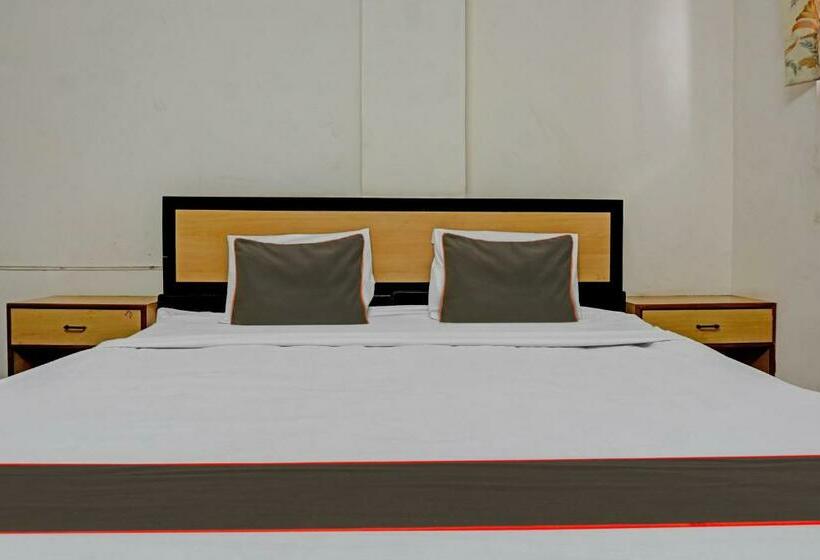 标准间, Thakkar Lodge