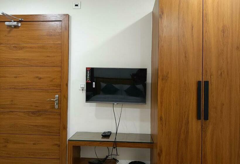 Quarto Economy, Heera Residency