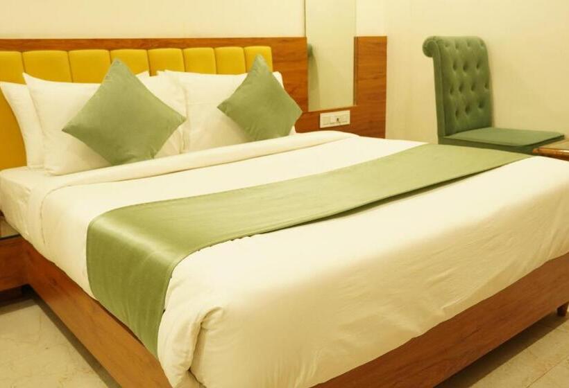 Quarto Economy, Heera Residency