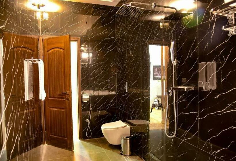 سوئیت پرزیدنت, Swan Suites