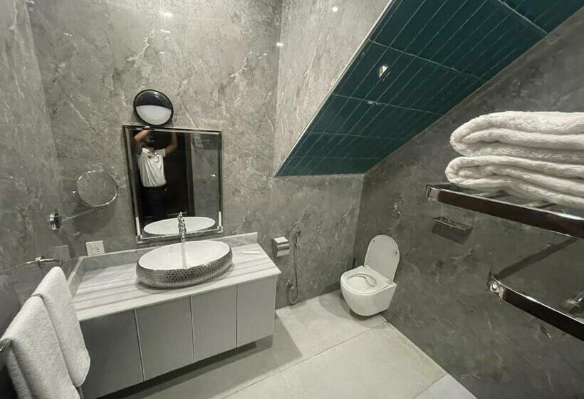 سوئیت پرزیدنت, Swan Suites