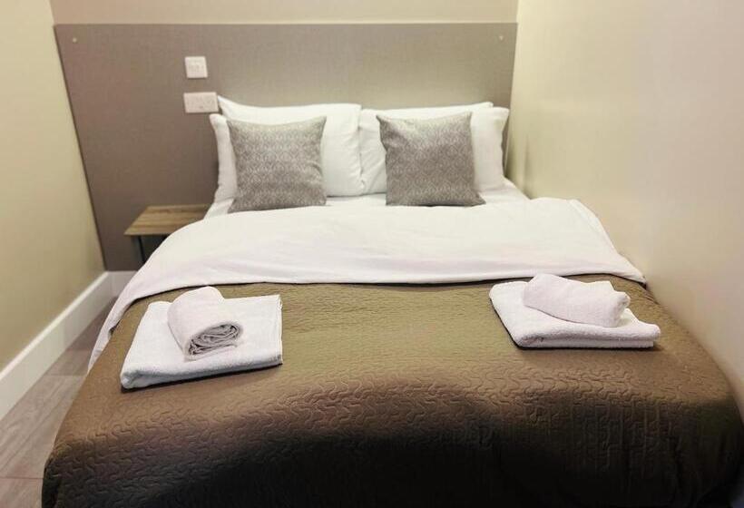 标准间, Paragraph Palmers Green