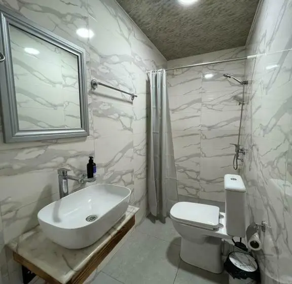 اتاق استاندارد سه نفره, Grand Anaklia   Guest