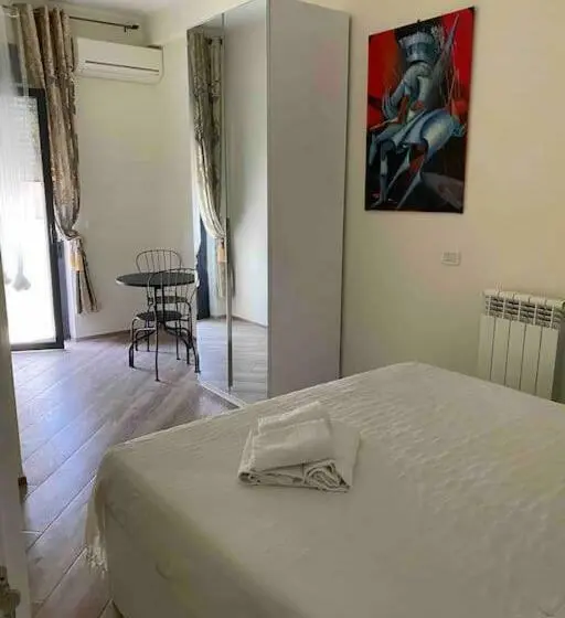 خانه 2 خوابه, Laviniahouse Nettuno