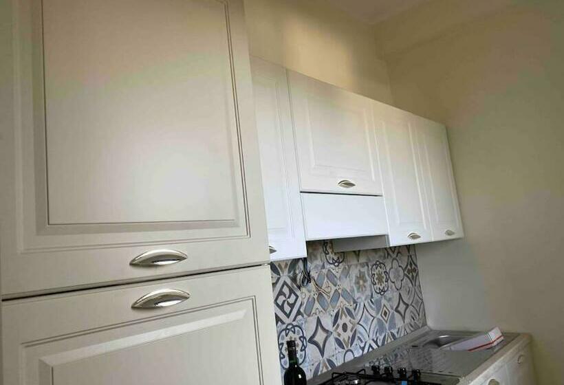 خانه 2 خوابه, Laviniahouse Nettuno