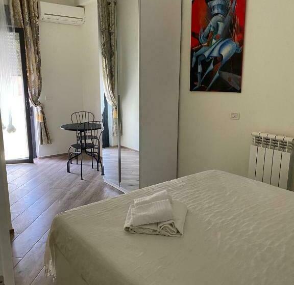 اتاق لوکس, Laviniahouse Nettuno