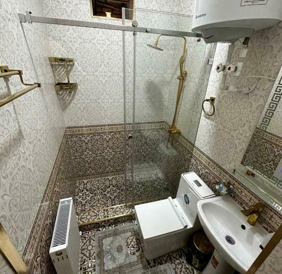 컴포트 트리플 룸, Shoxtut Boutique