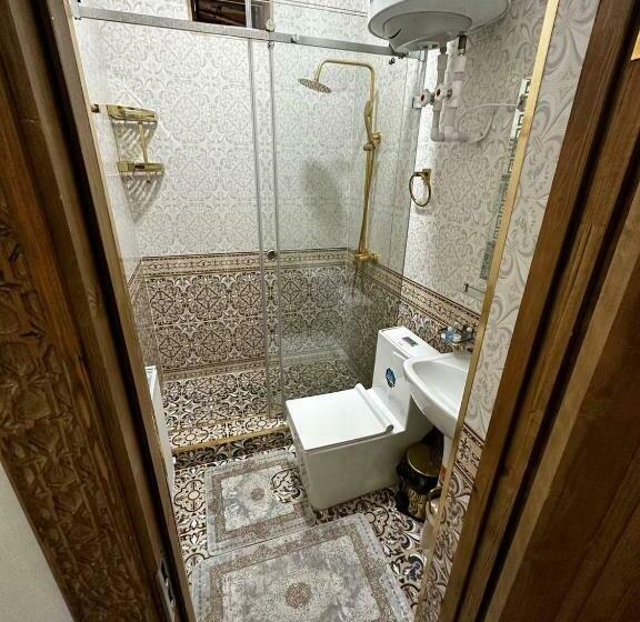 패밀리 스위트, Shoxtut Boutique