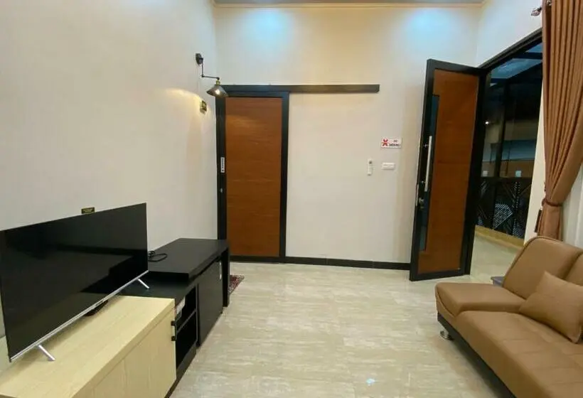 Quarto Estandar, Lasnur Palace