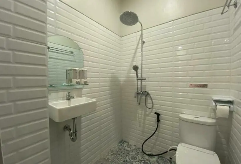 Quarto Estandar, Lasnur Palace
