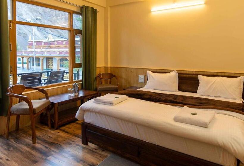 バルコニー付きスタンダードルーム, Zamling Donkhang