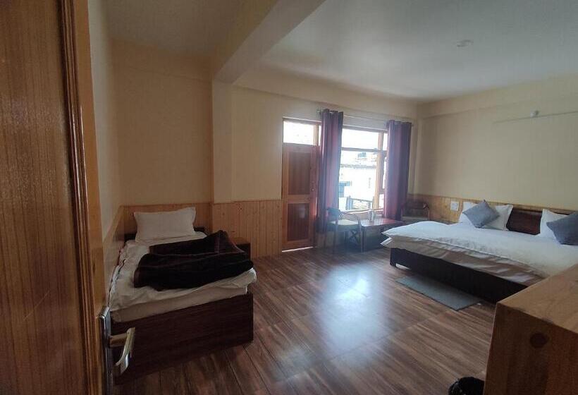 スタンダードトリプルルーム, Zamling Donkhang