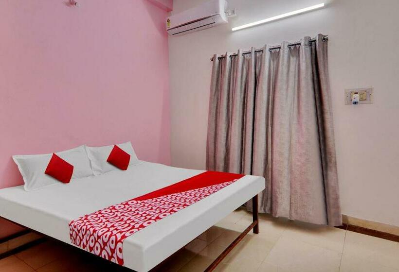 트리플 클래식 룸, Oyo Flagship Hotel Classic Inn