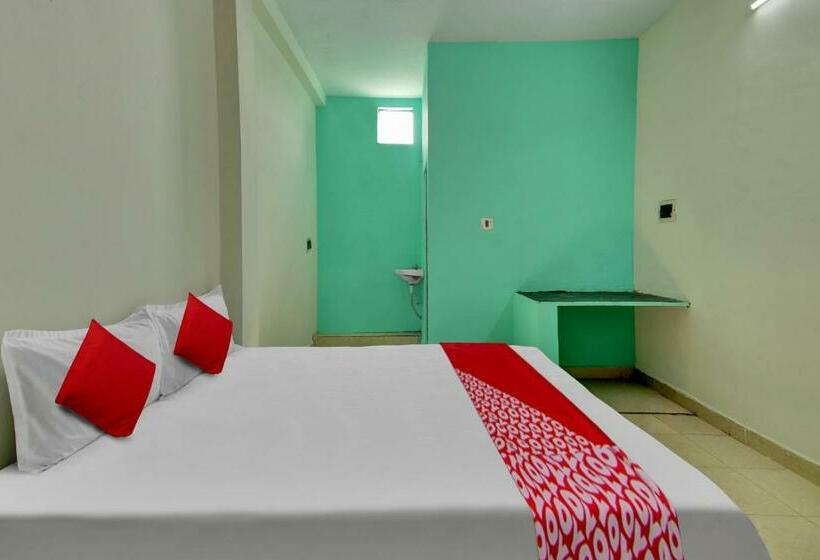 트리플 클래식 룸, Oyo Flagship Hotel Classic Inn