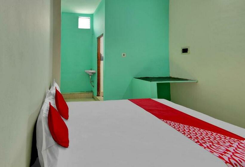 트리플 클래식 룸, Oyo Flagship Hotel Classic Inn