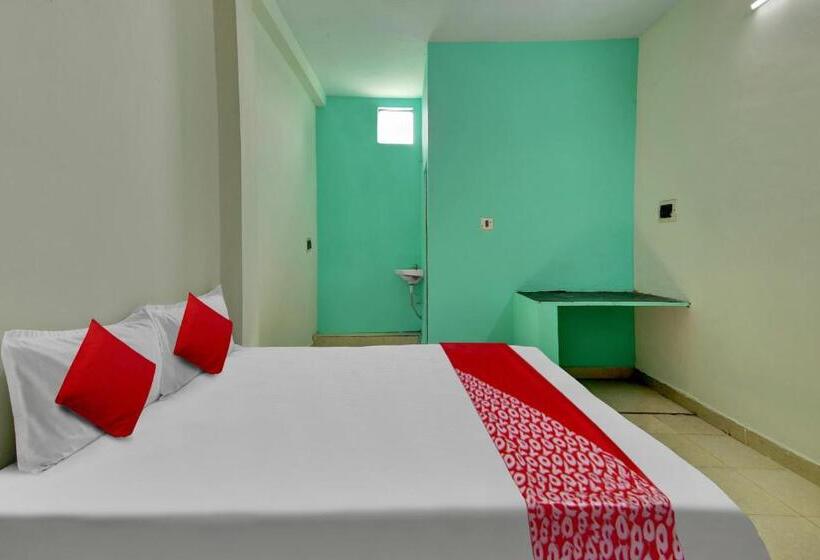 트리플 클래식 룸, Oyo Flagship Hotel Classic Inn