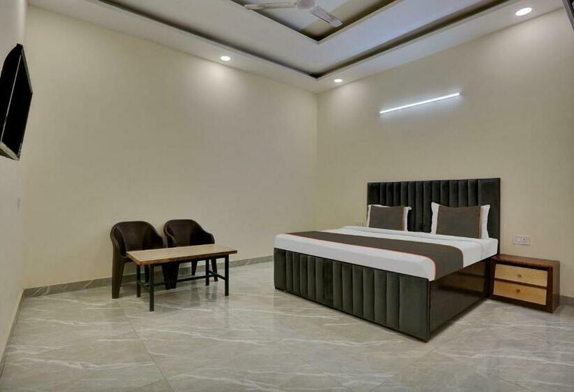三人经典房间, Oyo Flagship Hotel Cloud Inn