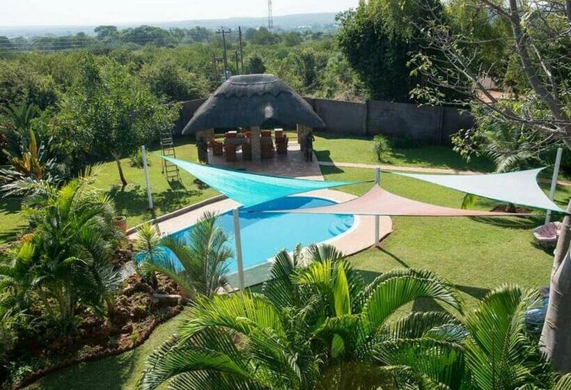 اتاق استاندارد چهار تخته, Room In Villa   Zambezi Family Lodge   Leopard Room