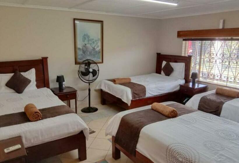 اتاق استاندارد چهار تخته, Room In Villa Zambezi Family Lodge Leopard Room