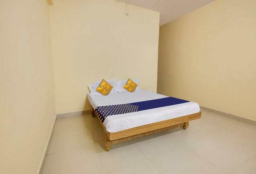 Háromágyas Classic Szoba, Spot On Hotel Shubham