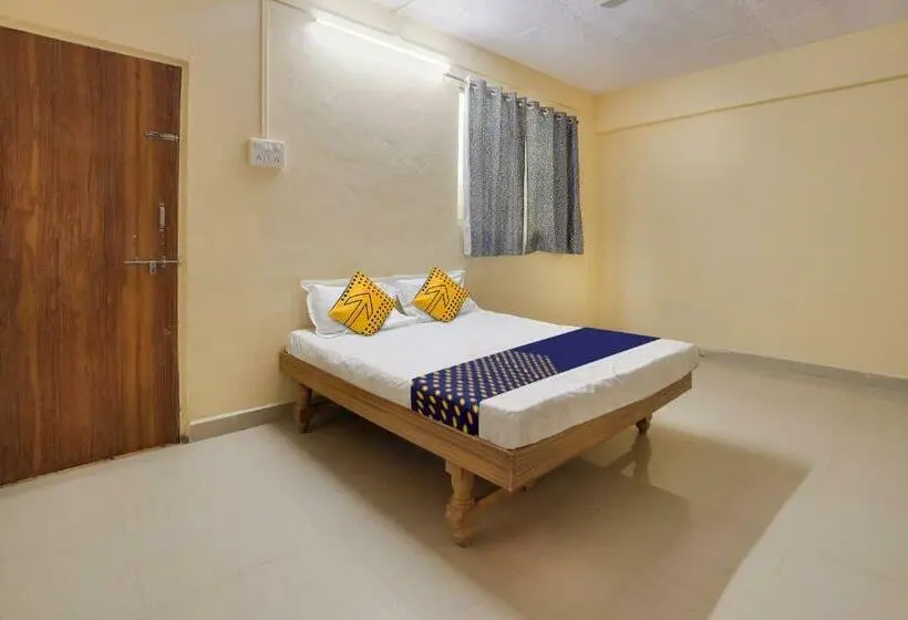 トリプルクラシックルーム, Spot On Hotel Shubham
