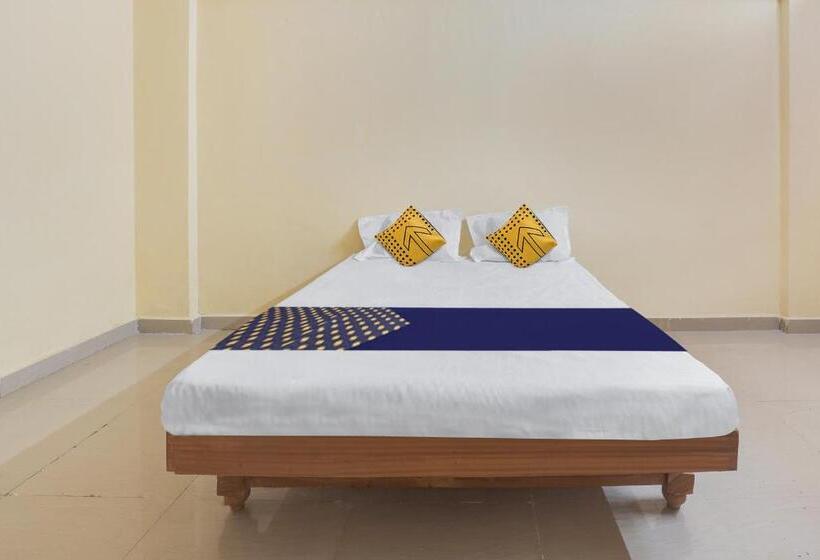 Háromágyas Classic Szoba, Spot On Hotel Shubham