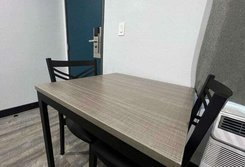 غرفة قياسية سرير كينج, Vance Motel