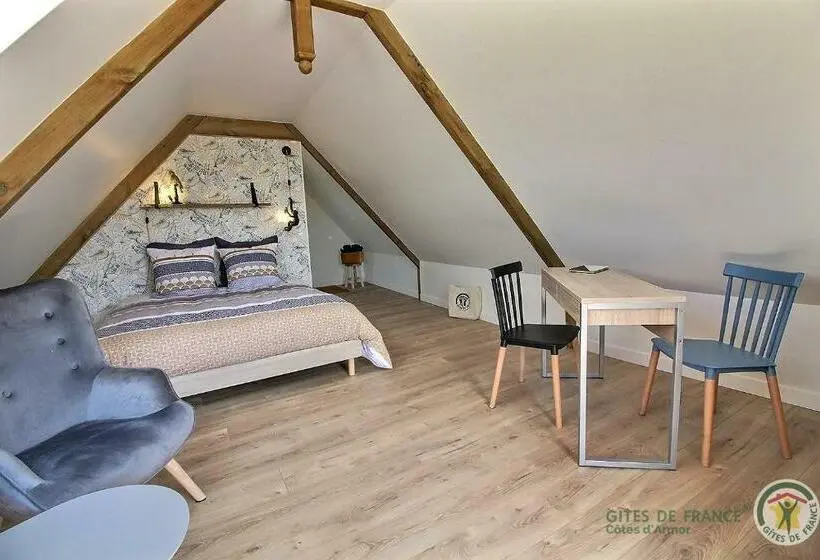 デラックスルーム, Chambre De Kergomar