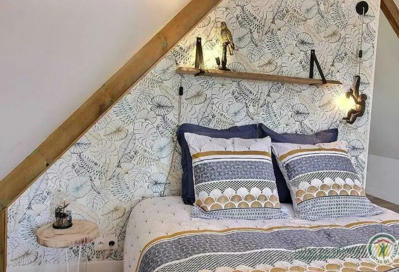 デラックスルーム, Chambre De Kergomar