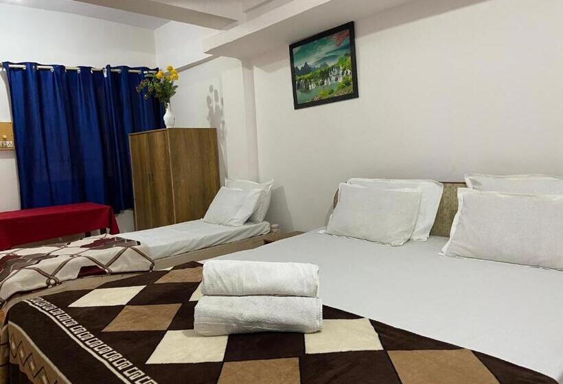 חדר אקונומי, Pirates Cabin