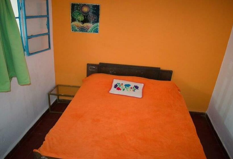 غرفة قياسية, Patio De Molina A 100m De La Plaza Del Folkore