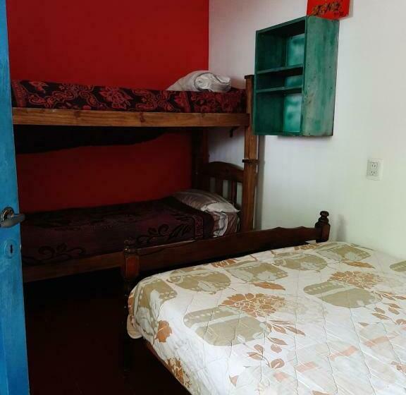 غرفة قياسية رباعية, Patio De Molina A 100m De La Plaza Del Folkore