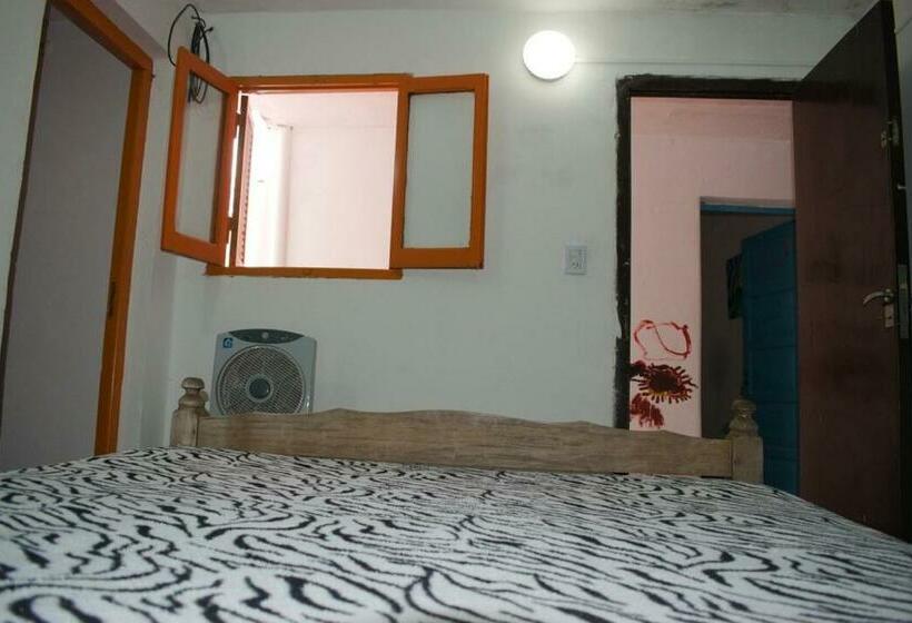 غرفة عائلية, Patio De Molina A 100m De La Plaza Del Folkore