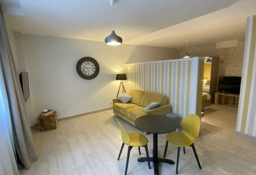 带露台的套间, Château Pellisson