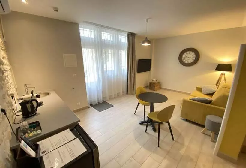 Suite, Château Pellisson