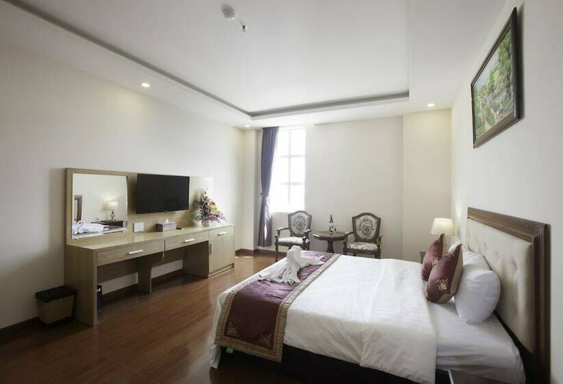 اتاق سوپریور, Khanh Linh