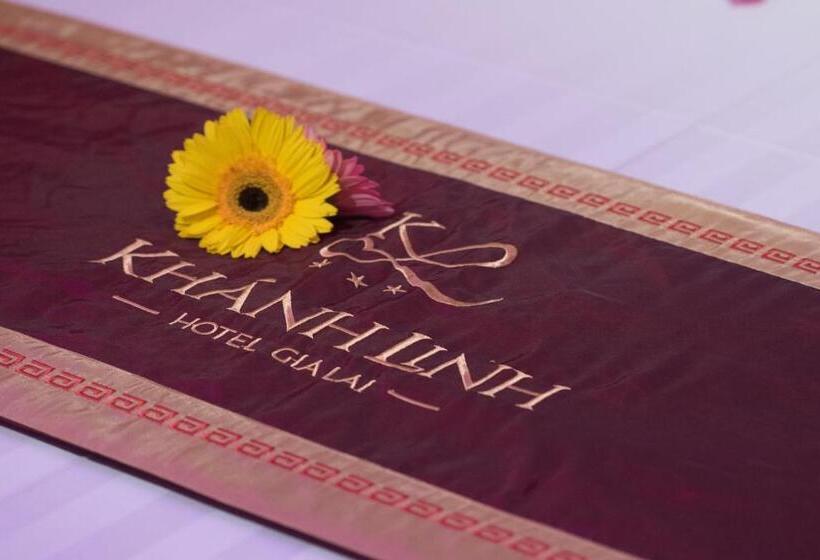 اتاق لوکس یک تخته, Khanh Linh