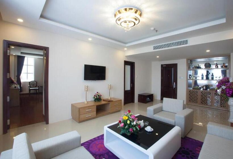 سوییت, Khanh Linh