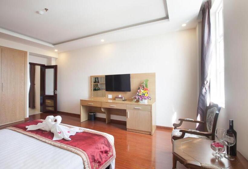 سوییت, Khanh Linh