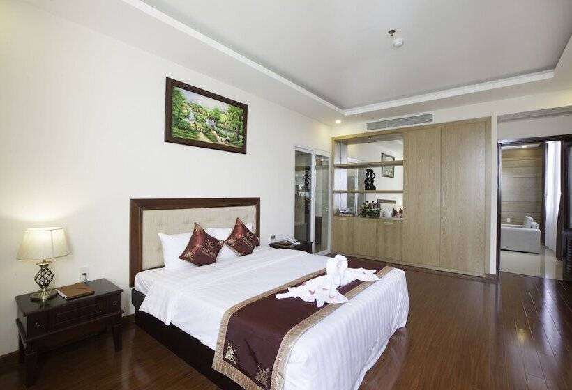 اتاق لوکس, Khanh Linh