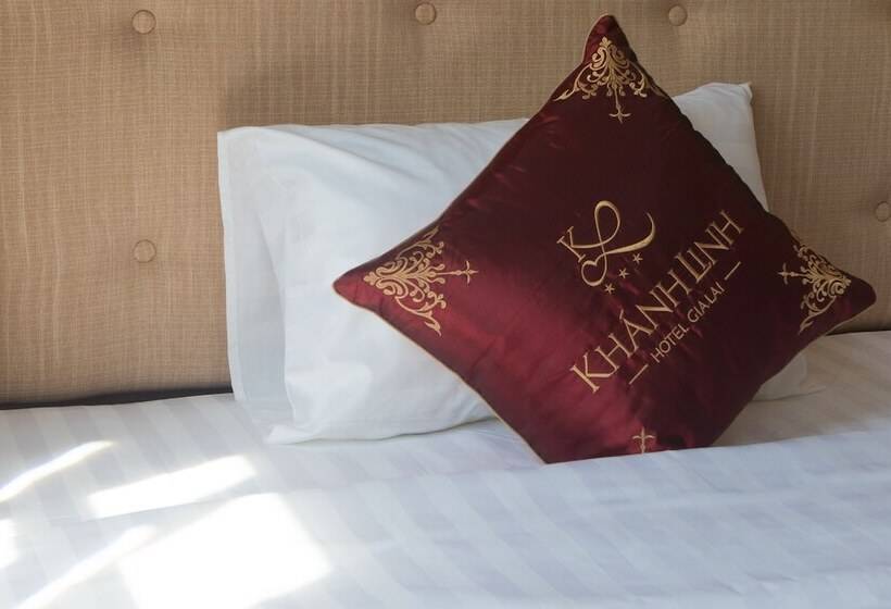 اتاق لوکس, Khanh Linh