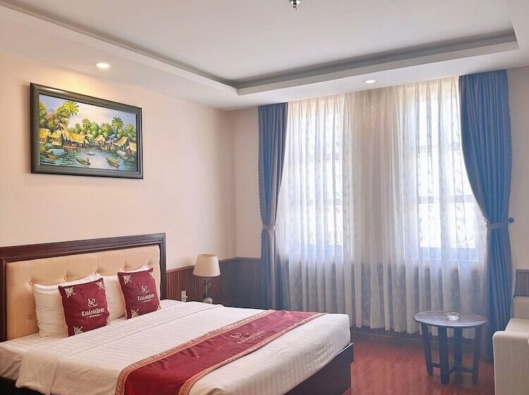 اتاق سوپریور یک تخته, Khanh Linh