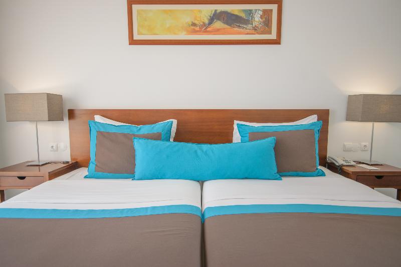 اتاق لوکس, Khanh Linh