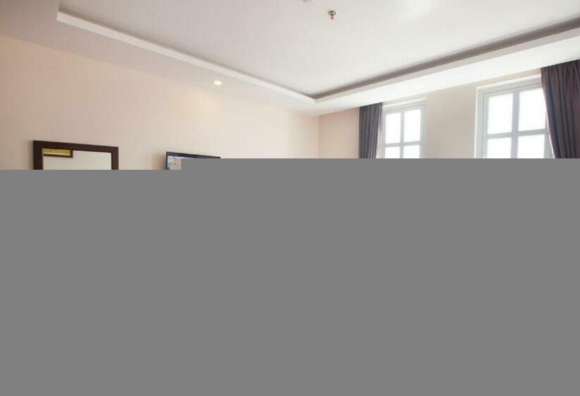 اتاق لوکس, Khanh Linh