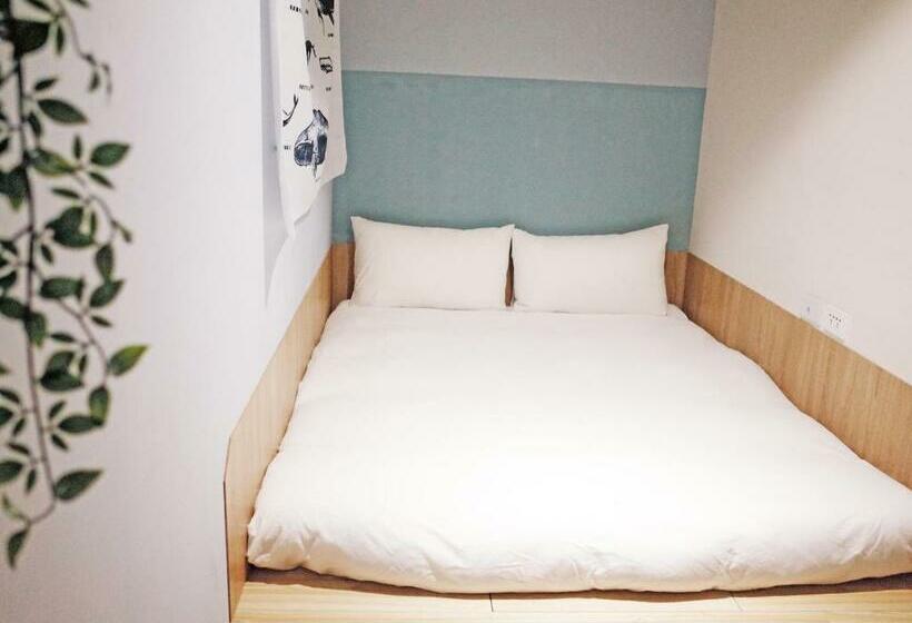 اتاق استاندارد, Paper Plane Hostel